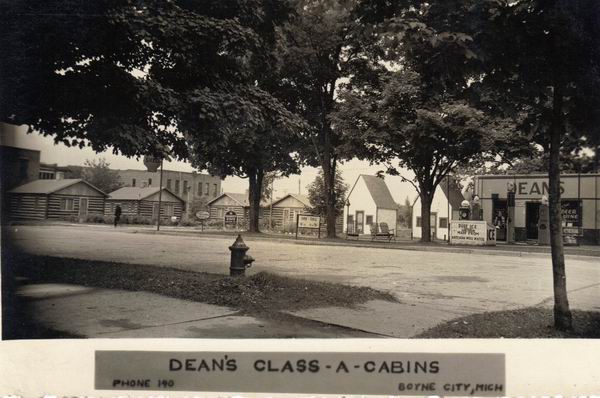 Deans Class-A-Cabins Boyne City