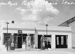 Georges Super Service Manistique