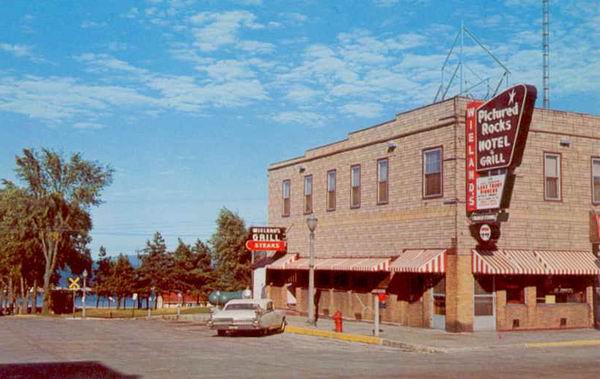 Pictured Rocks Hotel Munising