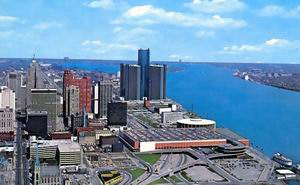 Detroit Riverfront And Ren Cen